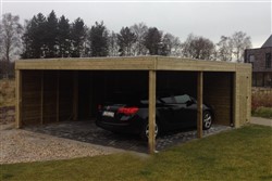 Dubbele houten carport met plat dak