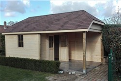 Tuinhuis met wolfsdak en zithoek