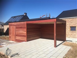 Modern houten tuinhuis met plat dak
